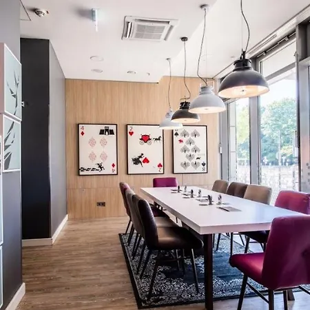 Express - - Centre كولونيا