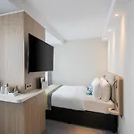 Express - - Centre Hotel 3*