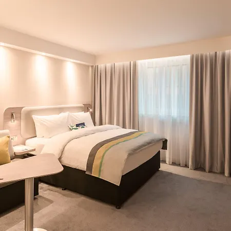 Express - - Centre Hotell 3*