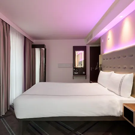 Express - - Centre Hotel 3*