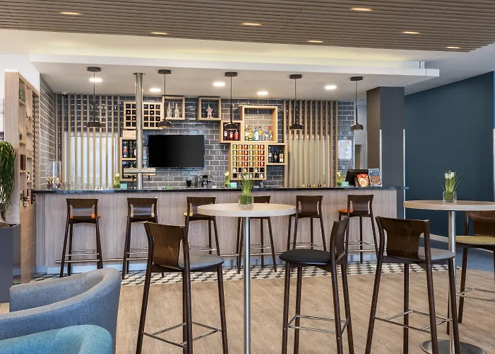 Express - - Centre Hotel 3*