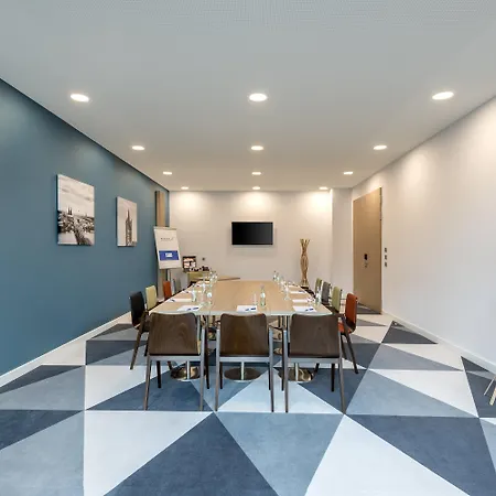 Express - - Centre 3* Kolonia